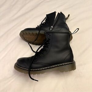 Dr. Marten’s JUNIOR 1460 Soft Leather Lace-Up Boots - Size 3 US